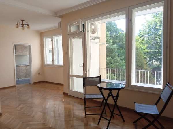 Дава под наем офис, гр. пловдив, център