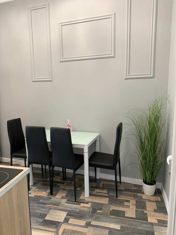 Дава под наем 3-стаен, гр. пловдив, център