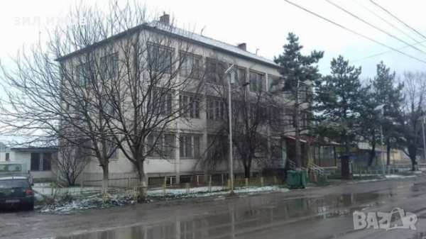 Шивашки цех плюс още един етаж и маза, битово-комунална сграда
