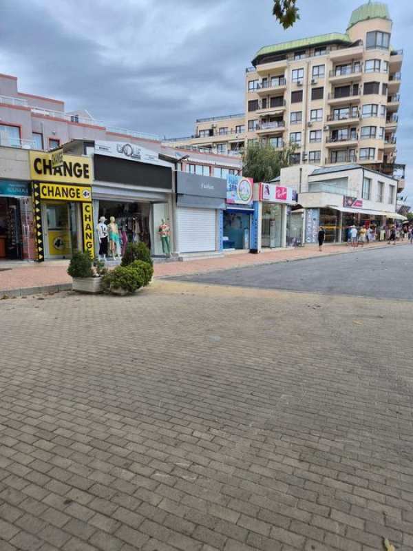 Търговски обект Златни пясъци -център