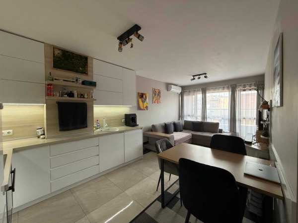 Собственик - Напълно обзаведен двустаен апартамен