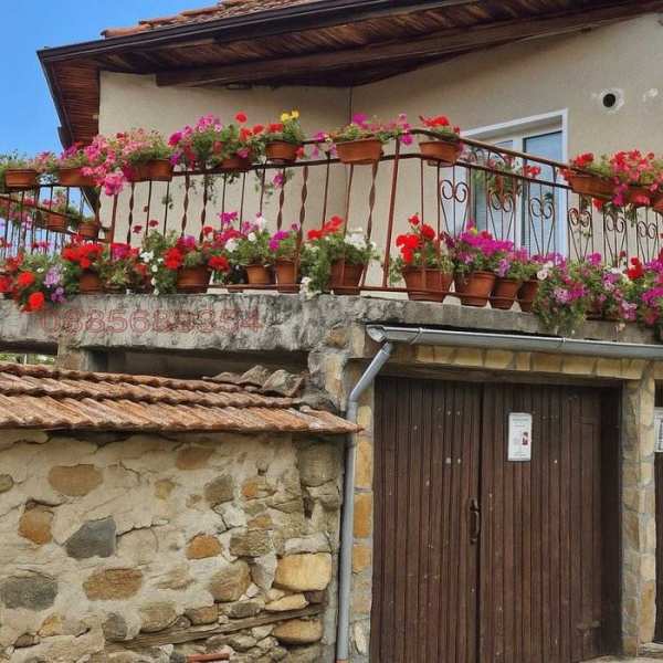 Собственик продава къща в село Горно Драглище