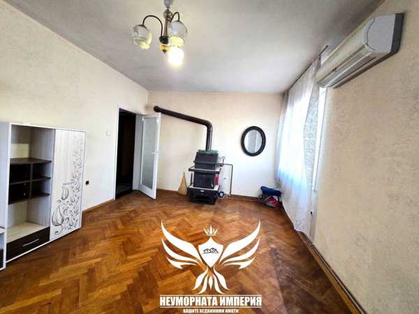 Продавам тристаен апартамент 71кв 4 ет. в Асеновград широк център