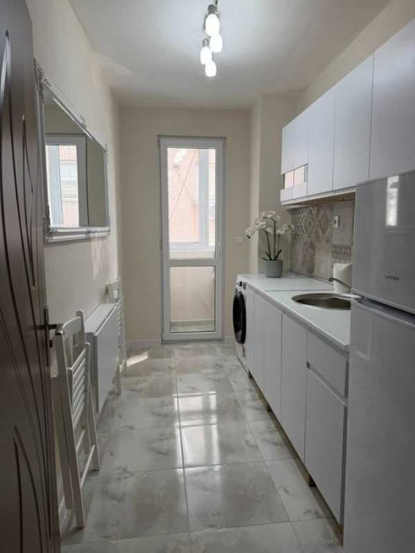 2-стаен апартамент, Широк център