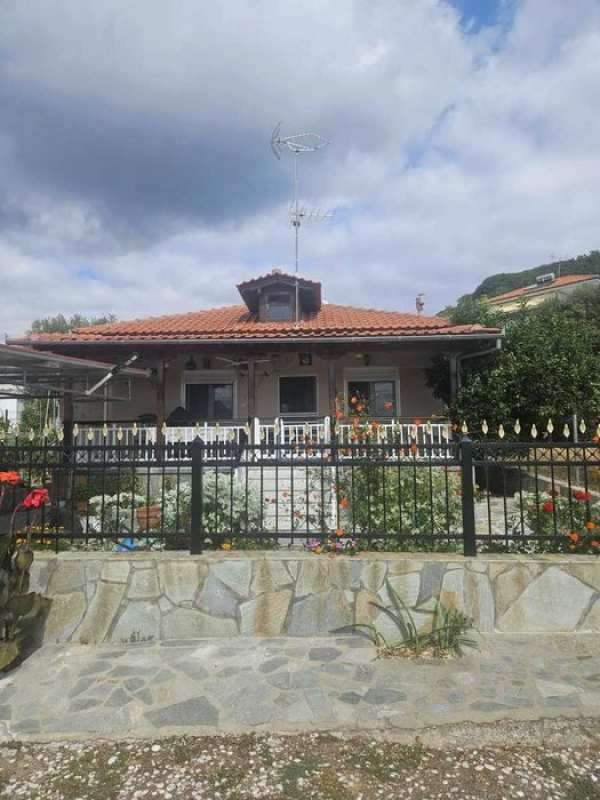 Къща в Акти Неон Кердилион