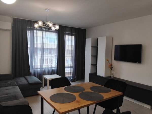 Двустаен апартамент в центъра под наем