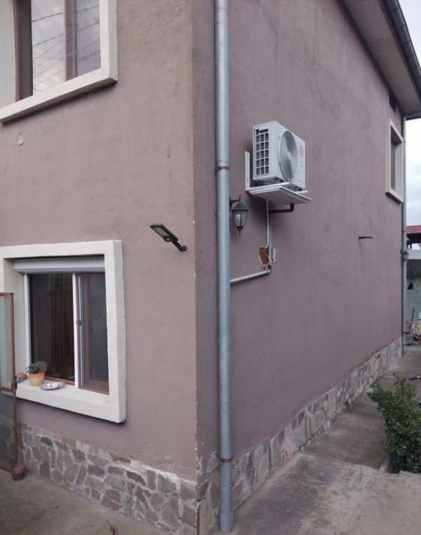 Продава къща в с.Самораново общ.Дупница