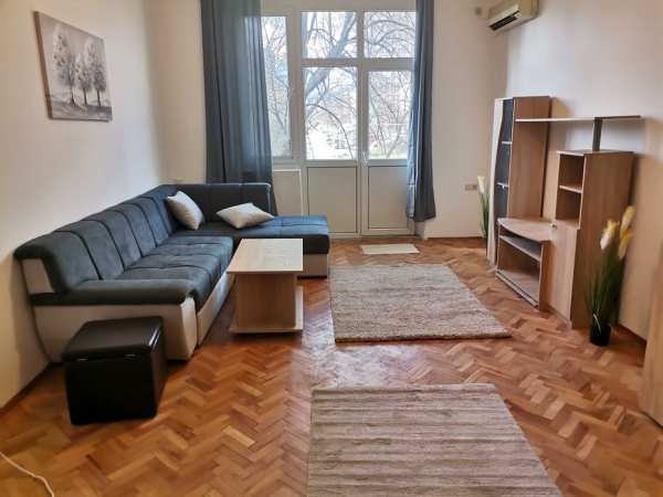 Отдава се под наем  двустаен в Гео Милев с усещане за тристаен