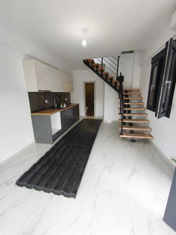 Продава нова къща 58м2 с басейн и двор 120 м2 в Паралия Врасна, Гърция