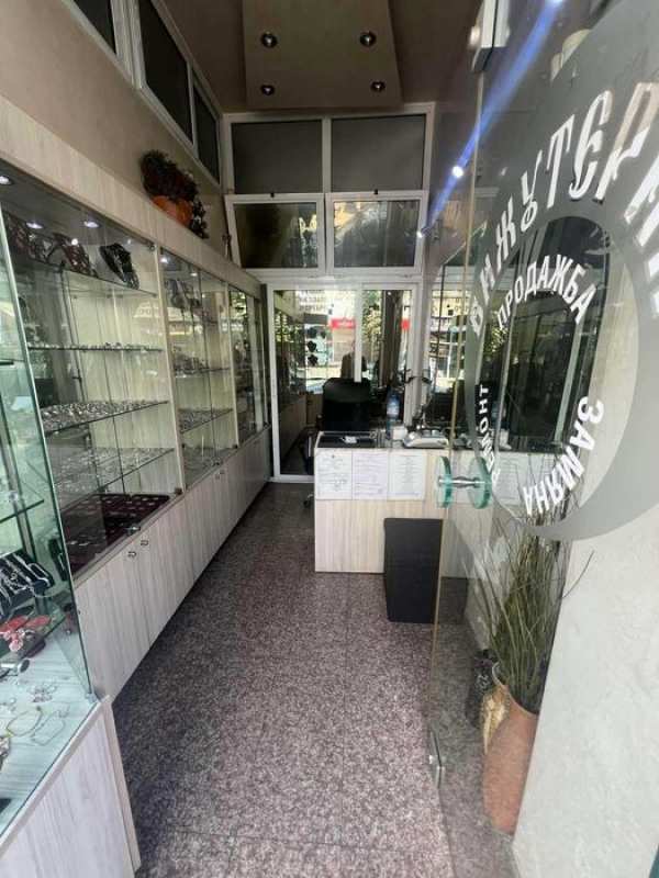 Магазин под наем за бижута, ателие на ул. Цар Симеон и  бул. Хр. Ботев