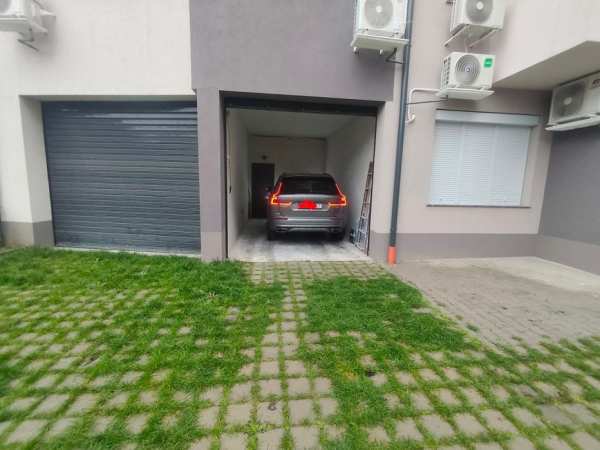 Дава под наем гараж