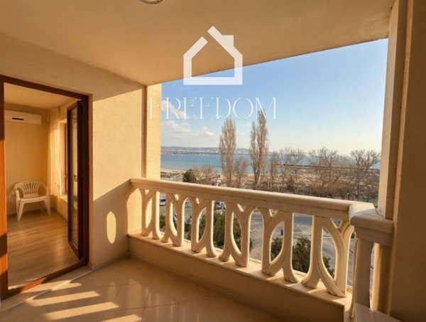 Двустаен апартамент с морска панорама, Варна, South Bay