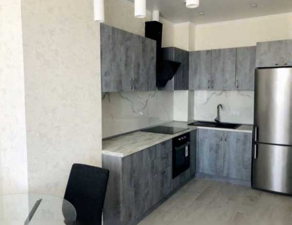 Двустаен апартамент в кв. Каменица 1