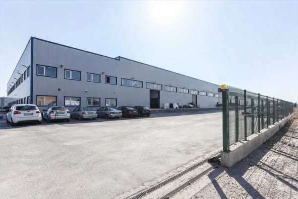 Склад 1000 кв.м под наем – кв. Требич, София | градски транспорт