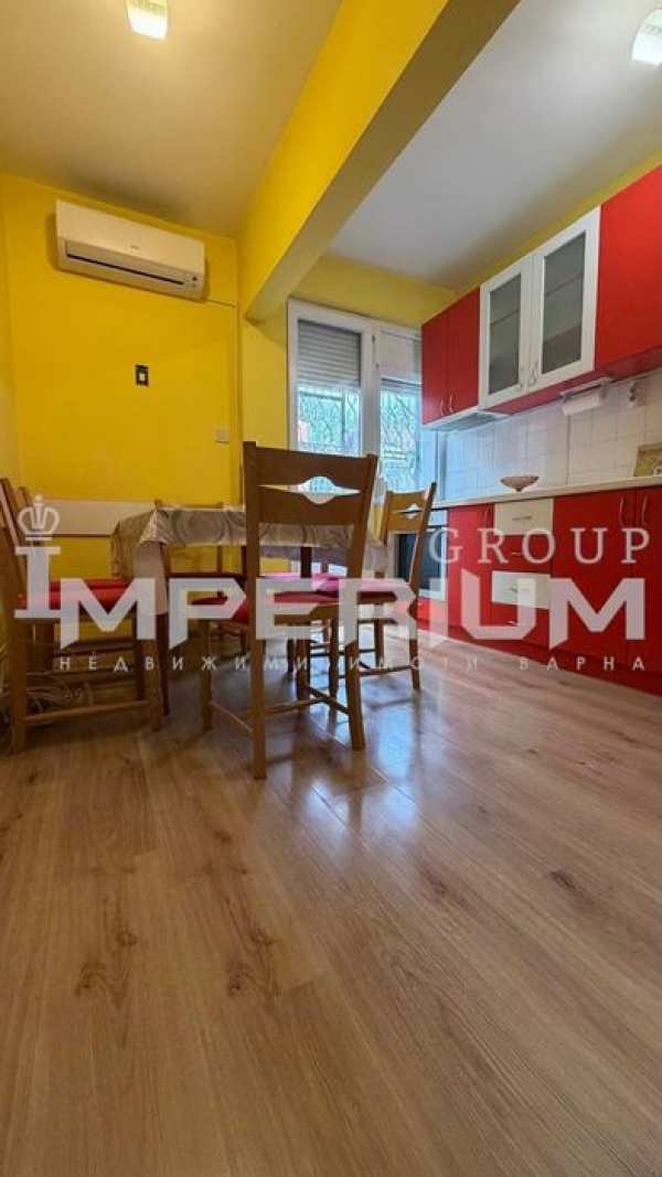 ГОЛЯМ Тристаен апартамент под наем в централната част на гр. Варна