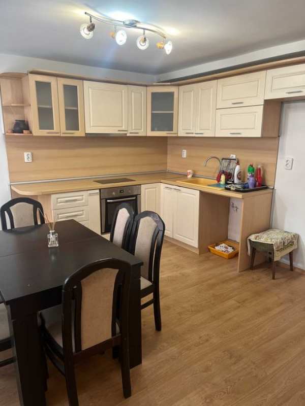 Тристаен апартамент с двор в град Гоце Делчев