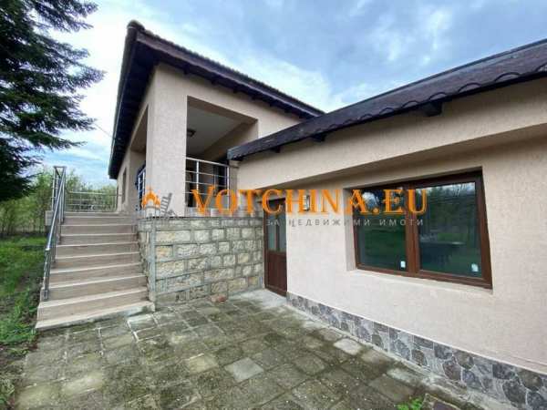 Продава се къща в село Равна