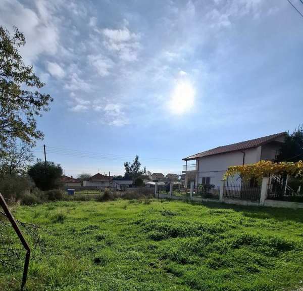 Продава се парцел в регулация с площ 228 м2 в Аспровалта, Гърция