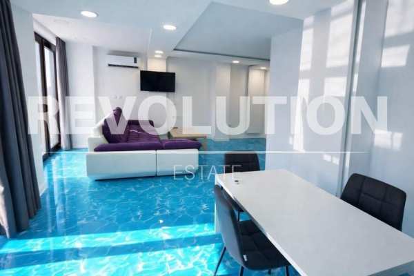 Тристаен апартамент в района на Център!