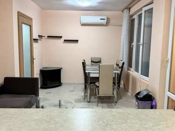 Братя Миладинови Спалня, хол с кухнерски бокс,2 тераси, баня,тоалетна