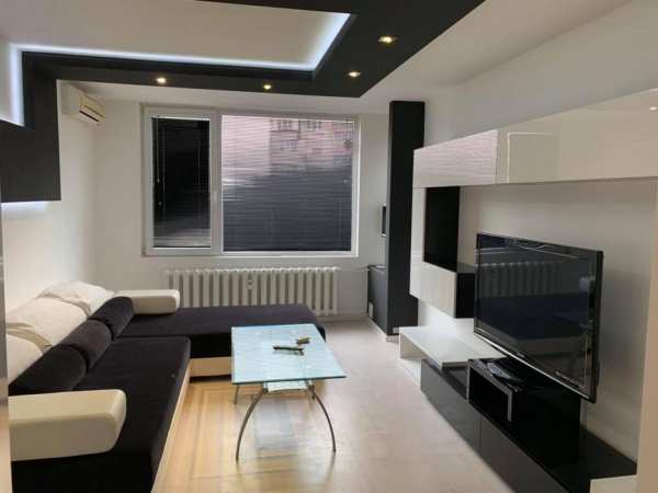 Тристаен апартамент в ж.к. Връбница 2.