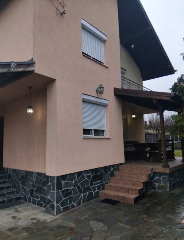 Продава къща в гр.Дупница