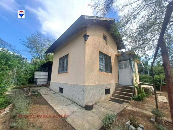 Вила за продажба местност Люляците