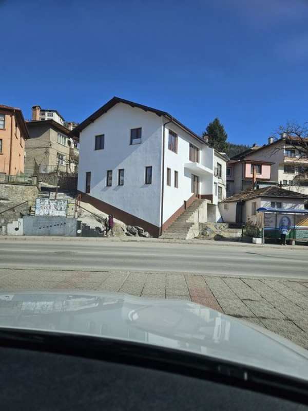 Двуетажна къща в Устово