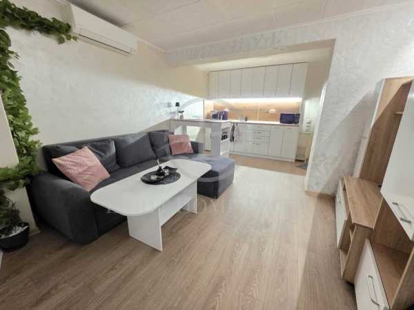 Реф. 3527 Уникален Едностаен Централна Градска Част