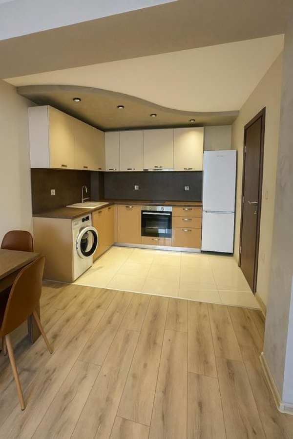 Двустаен апартамент под наем в кв. Кючук Париж