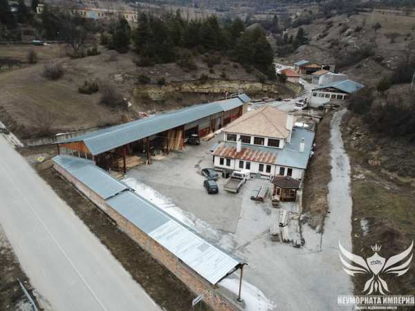 Продавам дърводелски цех 13500кв. в с.Хвойна, обл. Смолян