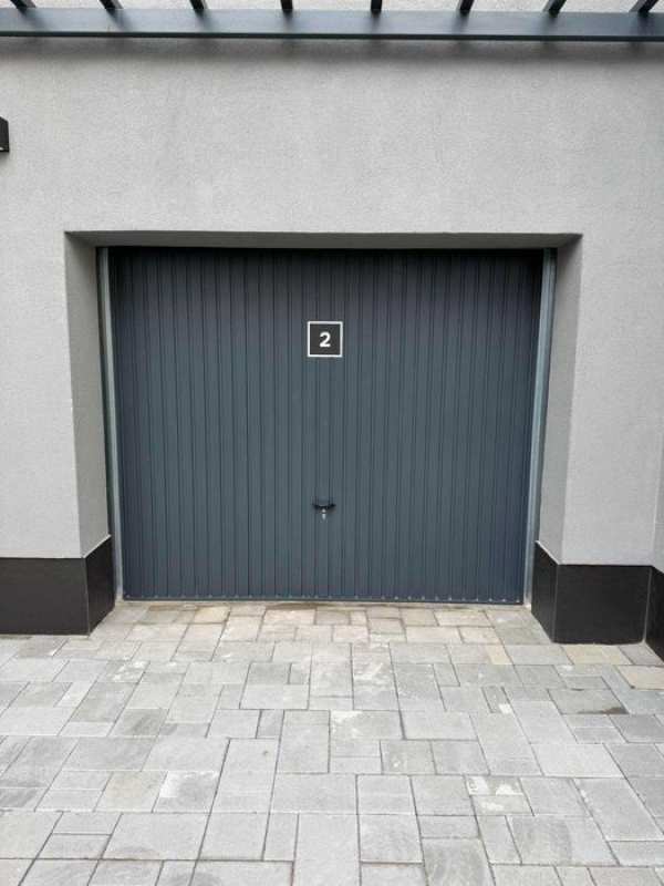 Отдавам под наем двоен гараж (за два автомобила)