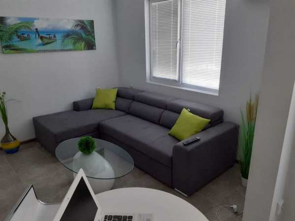 3 стаен обзаведен лукс център 760€ свободно от 20 декември