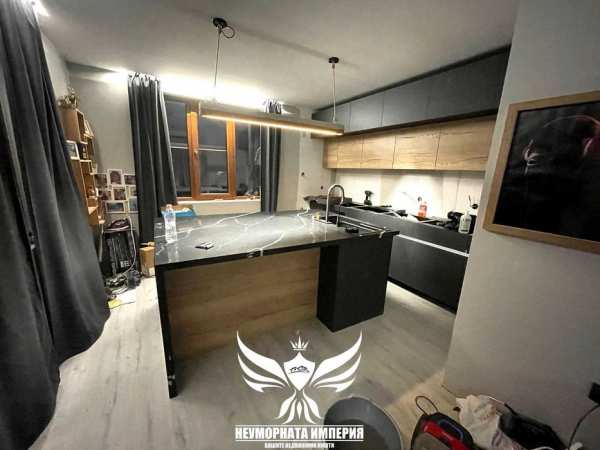 Продавам тристаен апартамент 102кв с гараж в Асеновград, кв.Стадиона