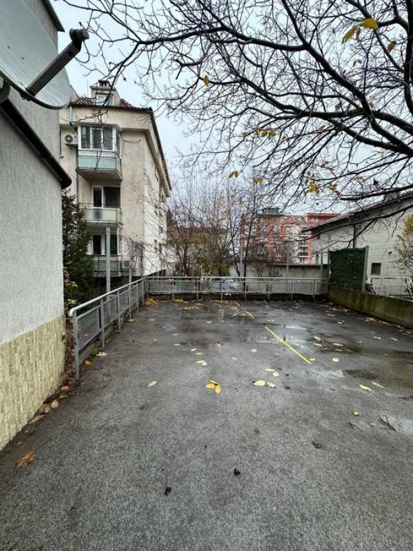 Продава паркомясто на ул. Народно хоро

Продава паркомясто Овча купел