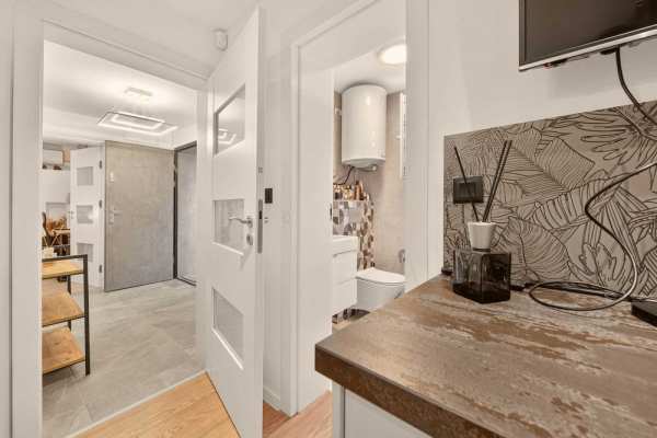 ПРОДАВАМ КЪЩА - Колхозен Пазар -Варна( идеални части )- ОТ СОБСТВЕНИК