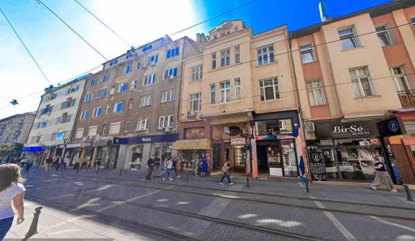 Тристаен апартамент на ул. 