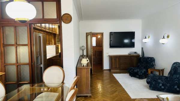 Апартамент с подземен гараж и зимна градина,под наем от собственик