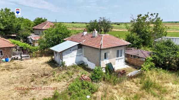 Селска къща за продажба с. Голямо Враново