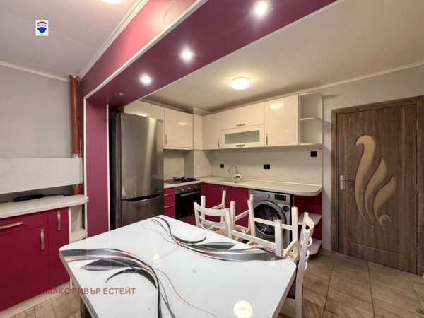 Тристаен апартамент за продажба кв. Родина 1, гр. Русе