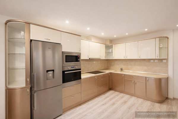 Тристаен апартамент в ТОП Център/ С ГАРАЖ!