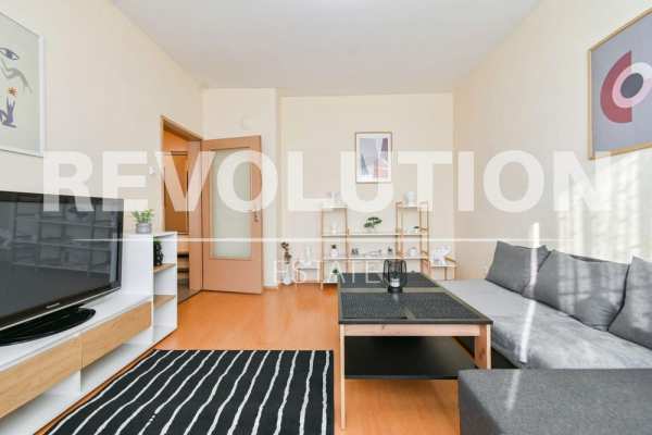 Двустаен апартамент в ж.к. Гоце Делчев.