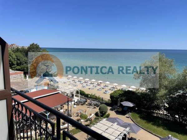 Двустаен апартамент в Свети Влас на първа линия с гледка море!