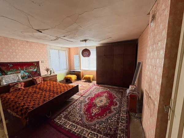 Парцел 2000 кв.м до Видин – лице на 2 улици + къща с нова дограма