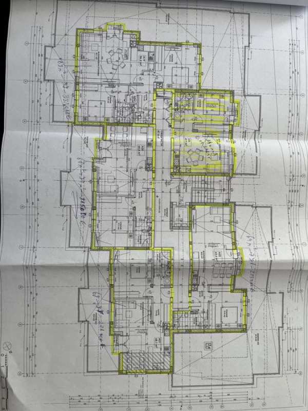 3-стайни и двустайни апартаменти и гаражи