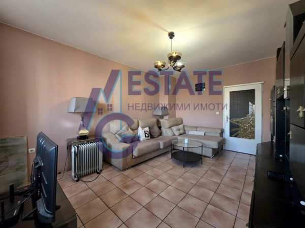 Тристаен апартамент в гр. София, жк. Връбница 2