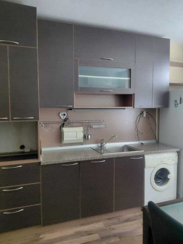 Продава готов за живеене апартамент