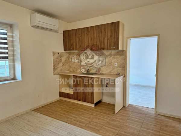 Необзаведен апартамент, в кв.Зъбчето, района на Казармата, Асеновград