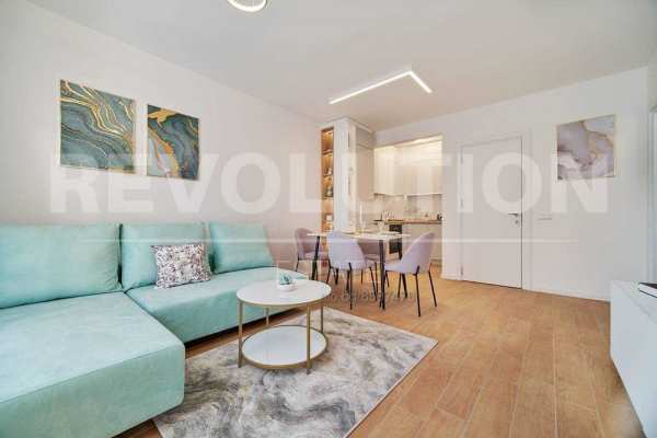 Дизайнерски двустаен апартамент в жк. Бриз