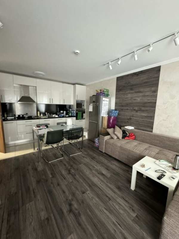 Тристаен до медицински университет